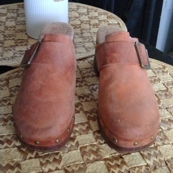 KORK EASE CLOGS - Picture 2 of 12